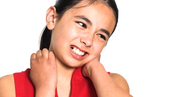 neck pain in young girl